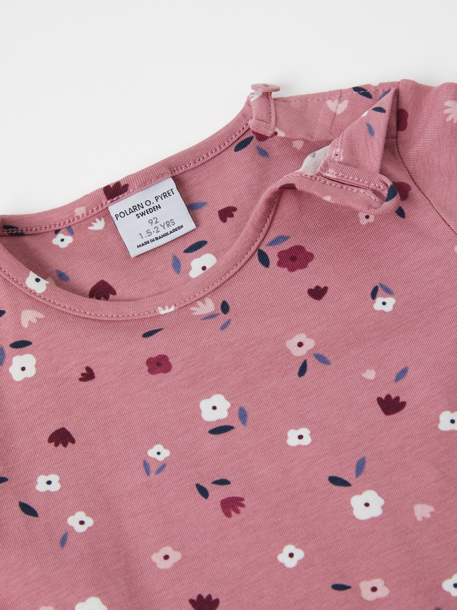 Organic Cotton Floral Kids Top from the Polarn O. Pyret kidswear collection. Ethically produced kids clothing.
