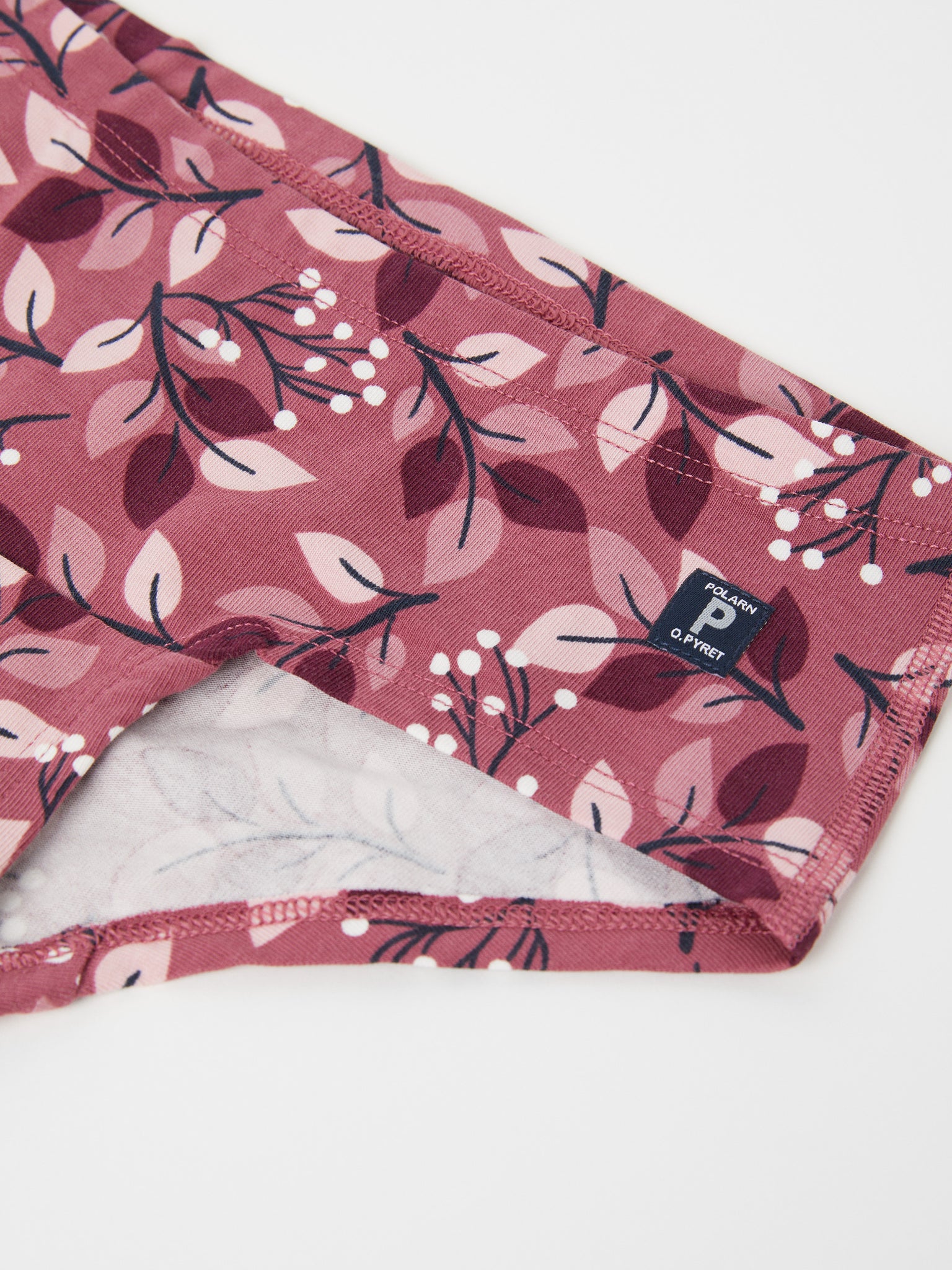 Organic Cotton Girls Hipster Briefs from the Polarn O. Pyret kids collection. Ethically produced kids clothing.