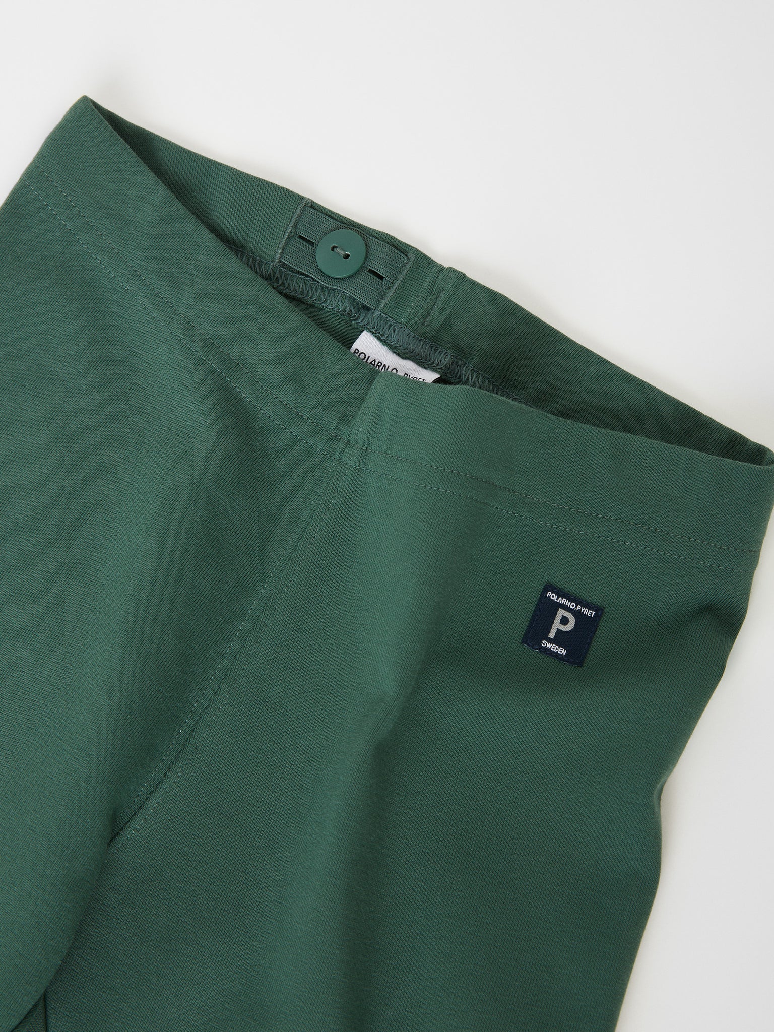 Organic Cotton Green Kids Leggings from the Polarn O. Pyret kids collection. Nordic kids clothes made from sustainable sources.