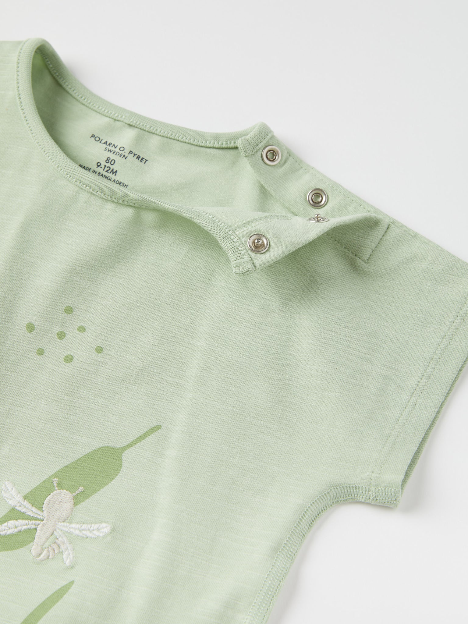 Dragonfly Embroidered T-Shirt from the Polarn O. Pyret baby collection. Nordic kids clothes made from sustainable sources.
