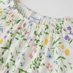 Ditsy Floral Kids T-Shirt in Organic Cotton from the Polarn O. Pyret kidswear collection. Clothes made using sustainably sourced materials.