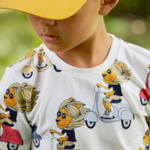 Lion Print Kids T-Shirt from Polarn O. Pyret Kidswear. Ethically made and sustainably sourced materials.