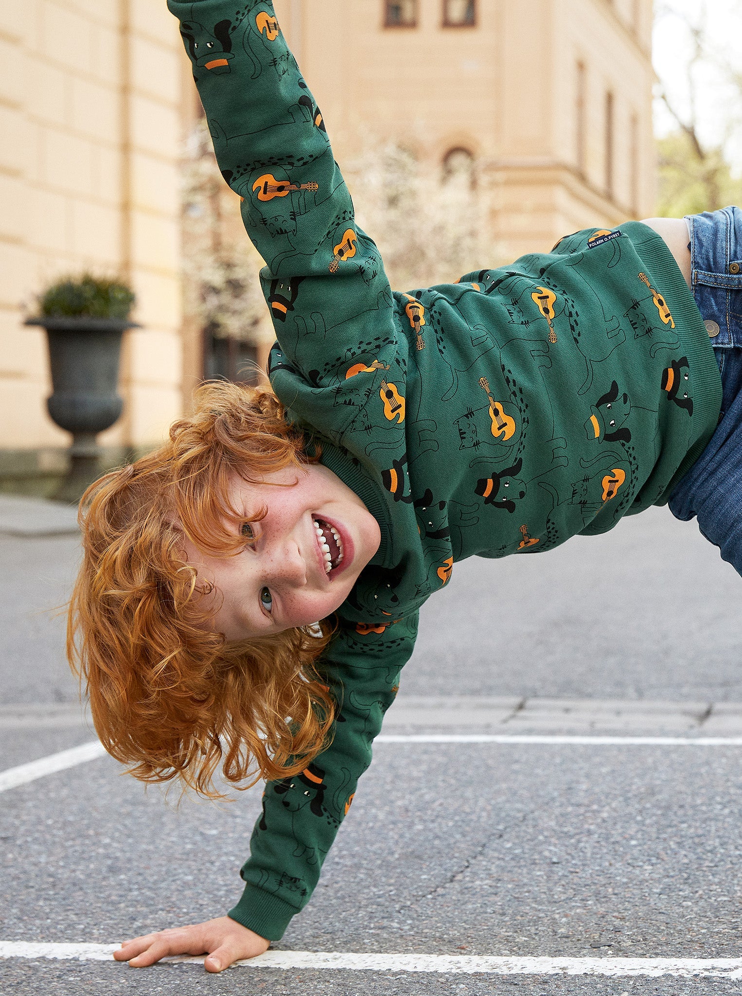 Organic Cotton Tiger Print Sweatshirt from the Polarn O. Pyret Kidswear collection. Ethically produced kids clothing.