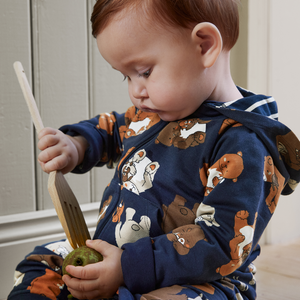 Sleepy Bear Print Baby All In One from the Polarn O. Pyret baby collection. Nordic baby clothes made from sustainable sources.
