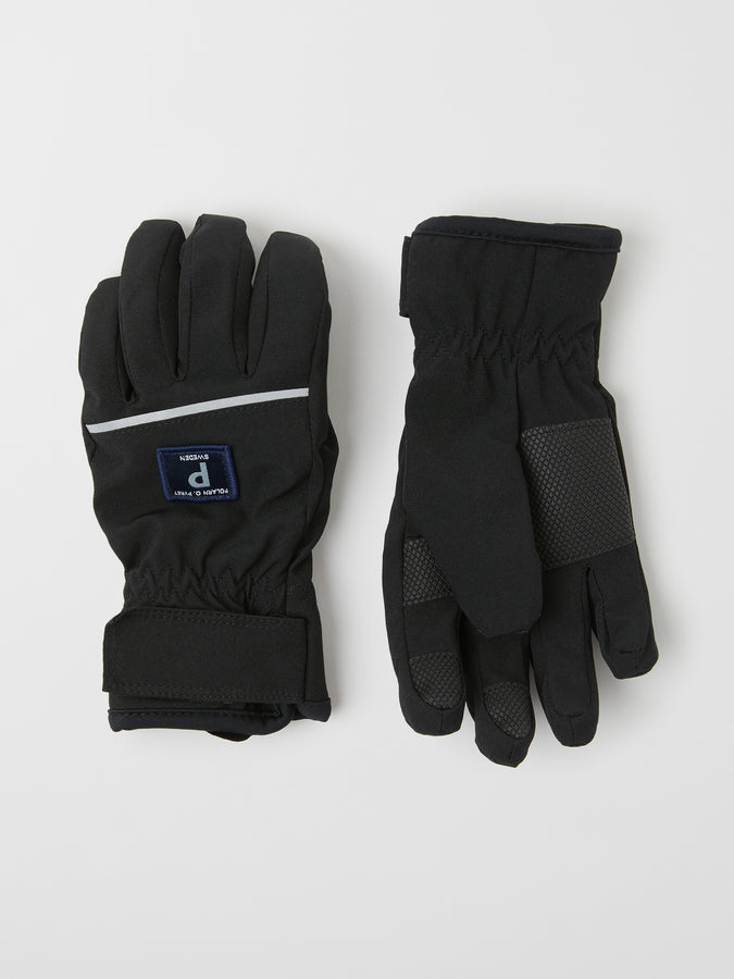 Kids Black Shell Gloves from the Polarn O. Pyret outerwear collection. The best ethical kids outerwear.