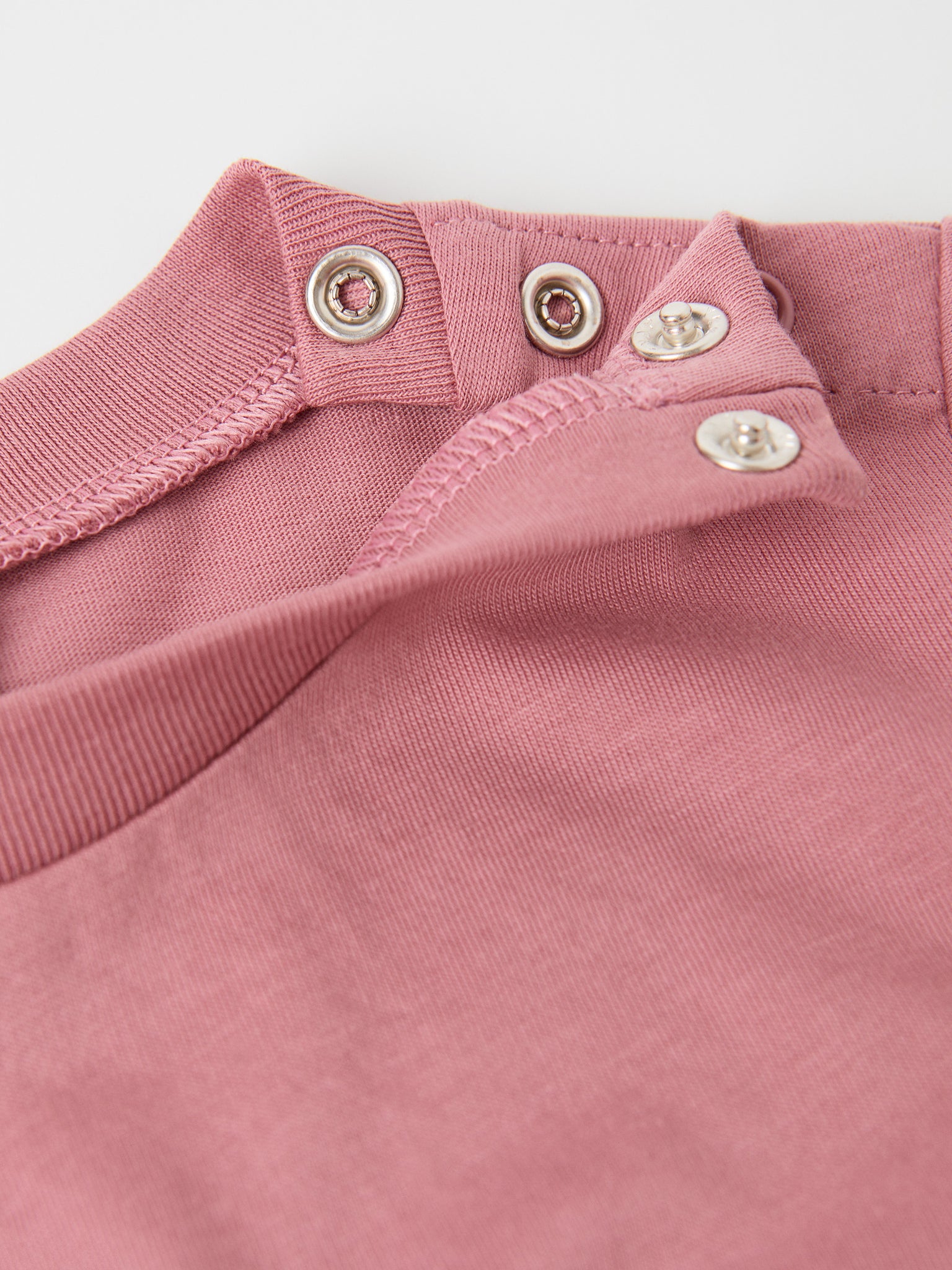 Organic Cotton Pink Kids Cat T-Shirt from the Polarn O. Pyret kidswear collection. The best ethical kids clothes