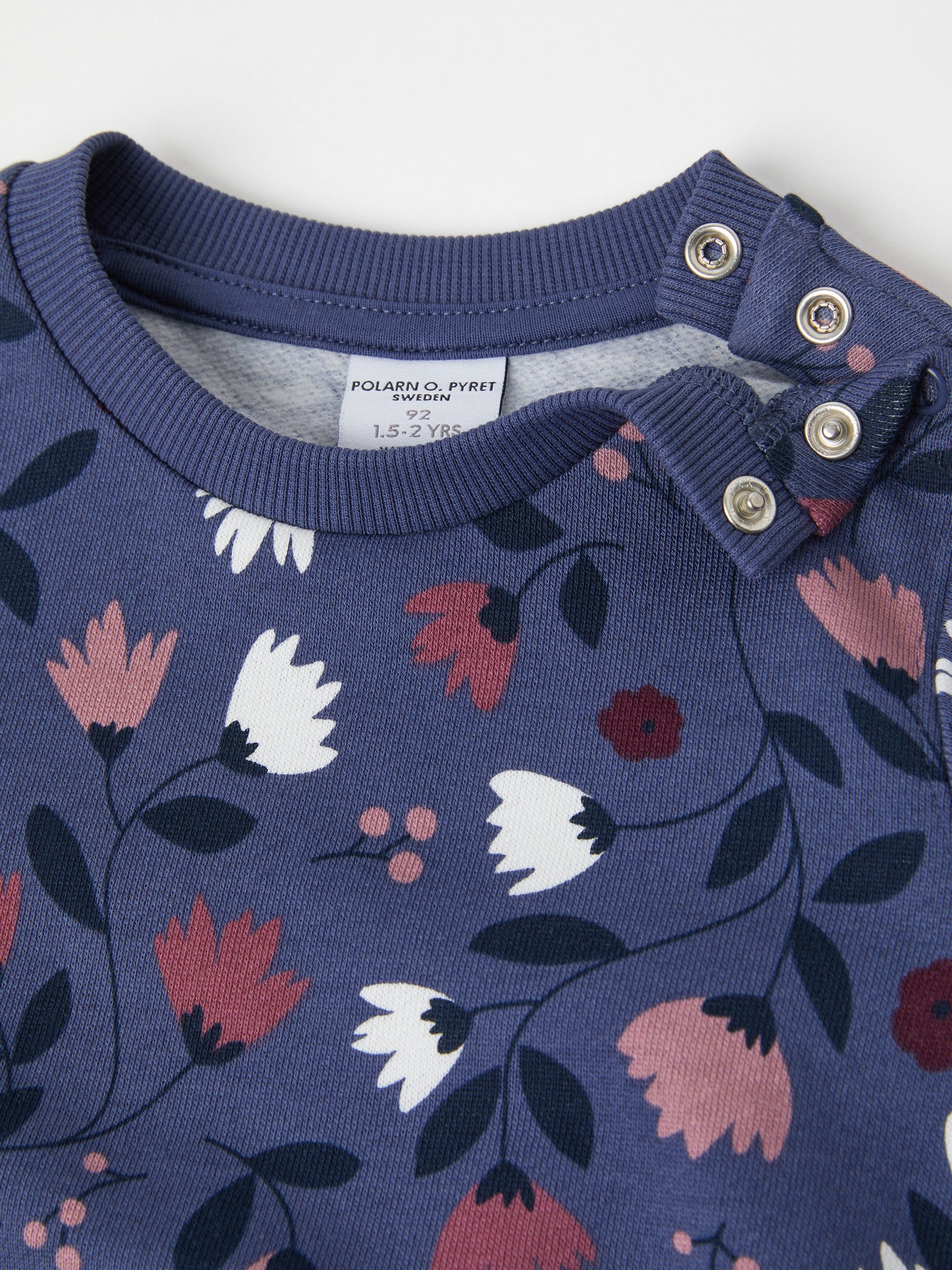 Organic Cotton Floral Kids Sweatshirt from the Polarn O. Pyret kidswear collection. The best ethical kids clothes